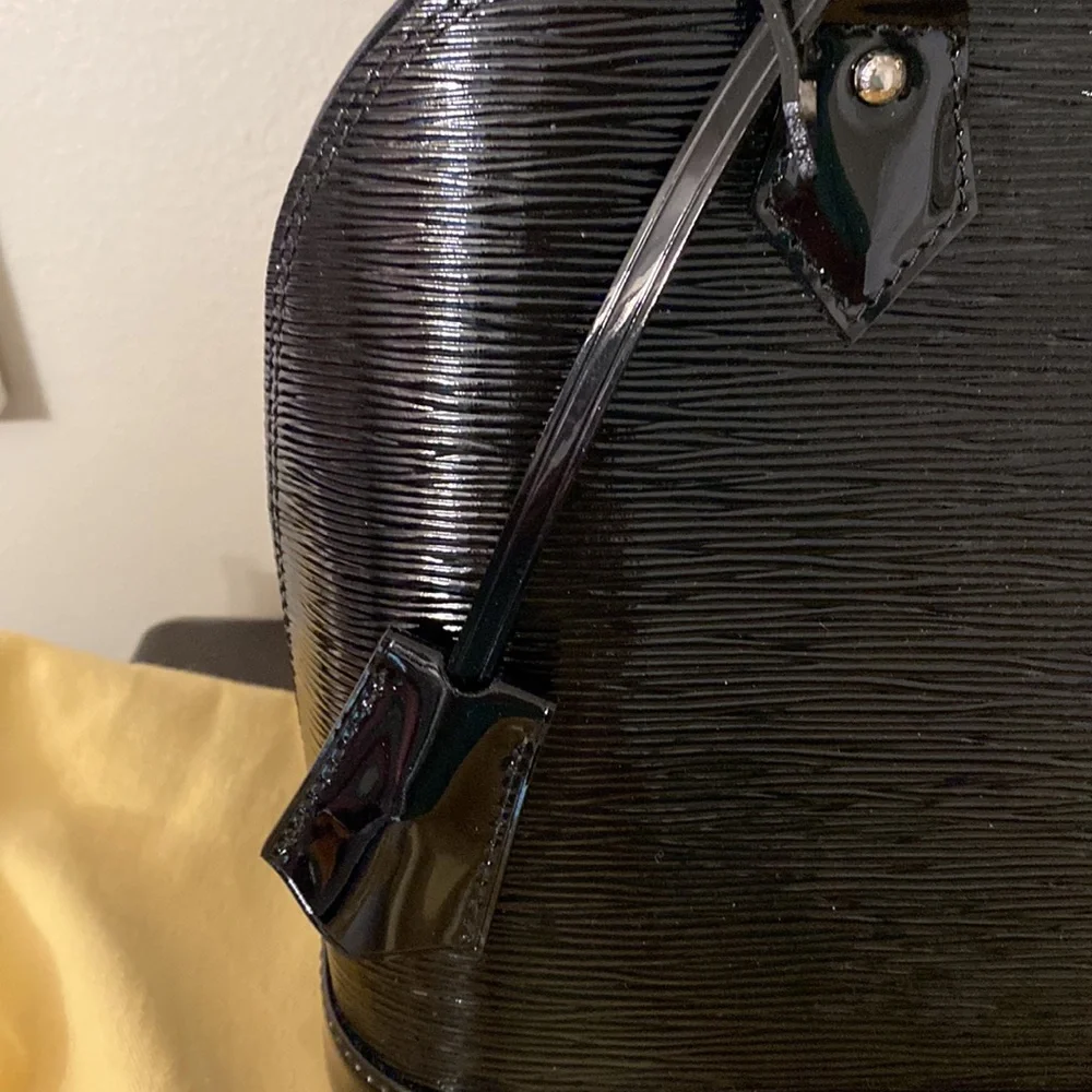 Louis Vuitton Black Patent Alma PM